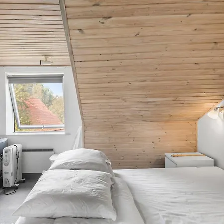 3 Bedroom Beautiful In Semesterbostad Borre