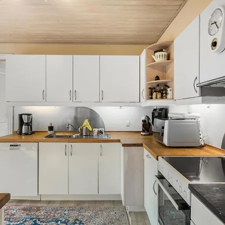 In With Kitchen