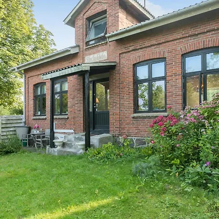 3 Bedroom Beautiful In Borre